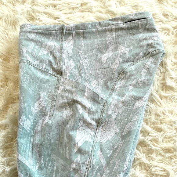 Lululemon Swift Speed High-Rise crop size 4 - Picture 5 of 12